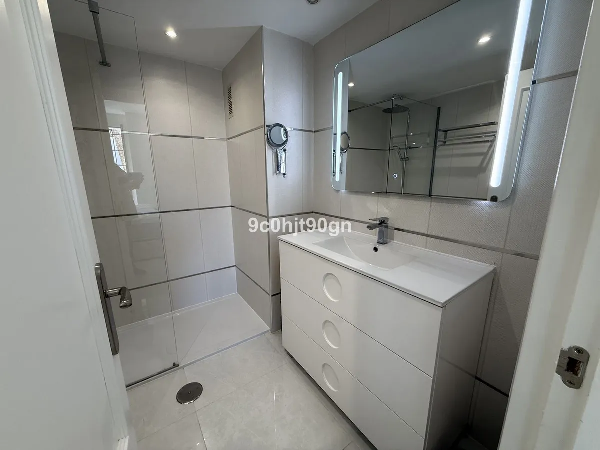 fbd0c4a3-67f3-4616-ac50-b63604d3f8c1