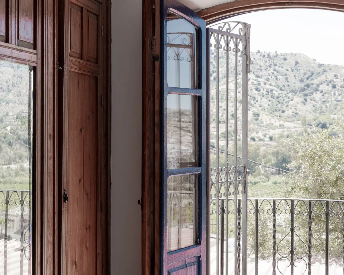 1882d843-fab1-4c05-b685-163d56e7d1ed