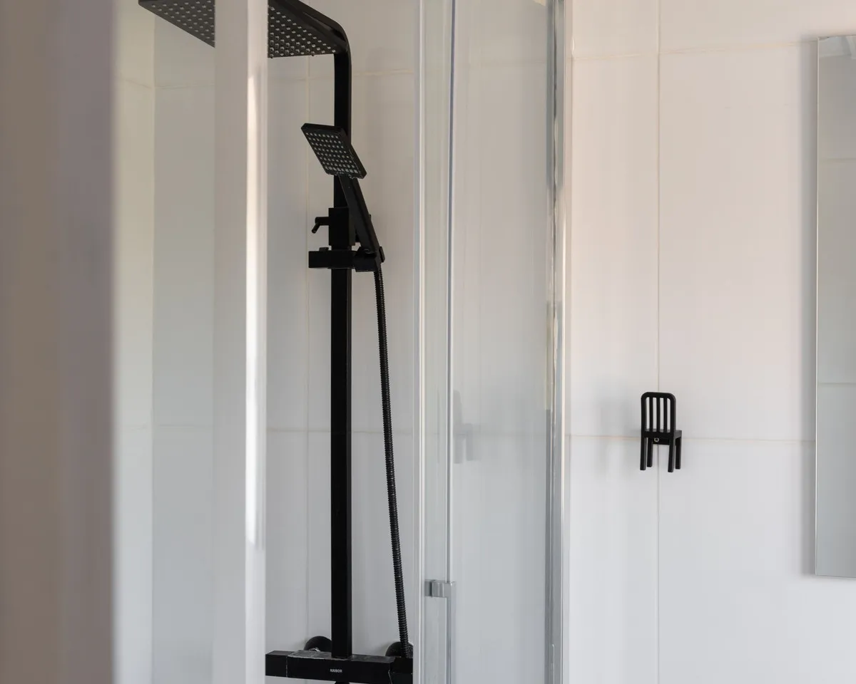 39961636-53f4-428b-a8e0-73f52f733839