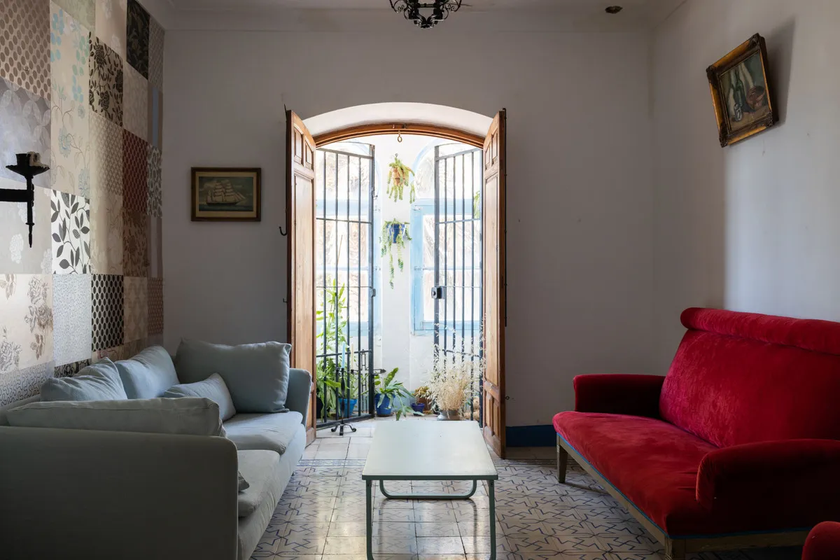 b18049c3-b115-4362-9778-594b2df4aea2