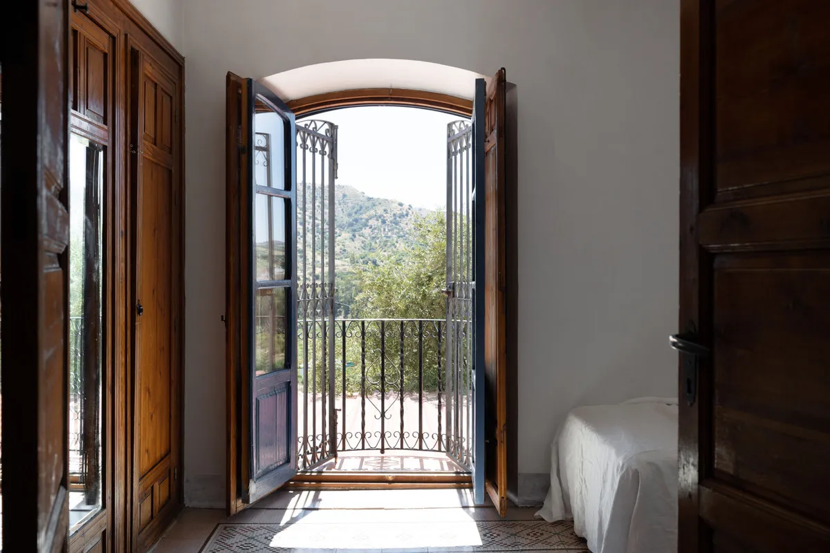 dea57a9e-5ea2-464a-b341-faa89685f142