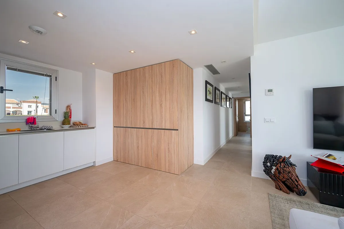 43b456c7-ba1b-4496-95e3-901568e5d820