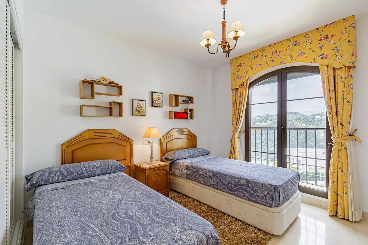 15fc8972-da53-4e8f-aebb-b7e5680e85a4