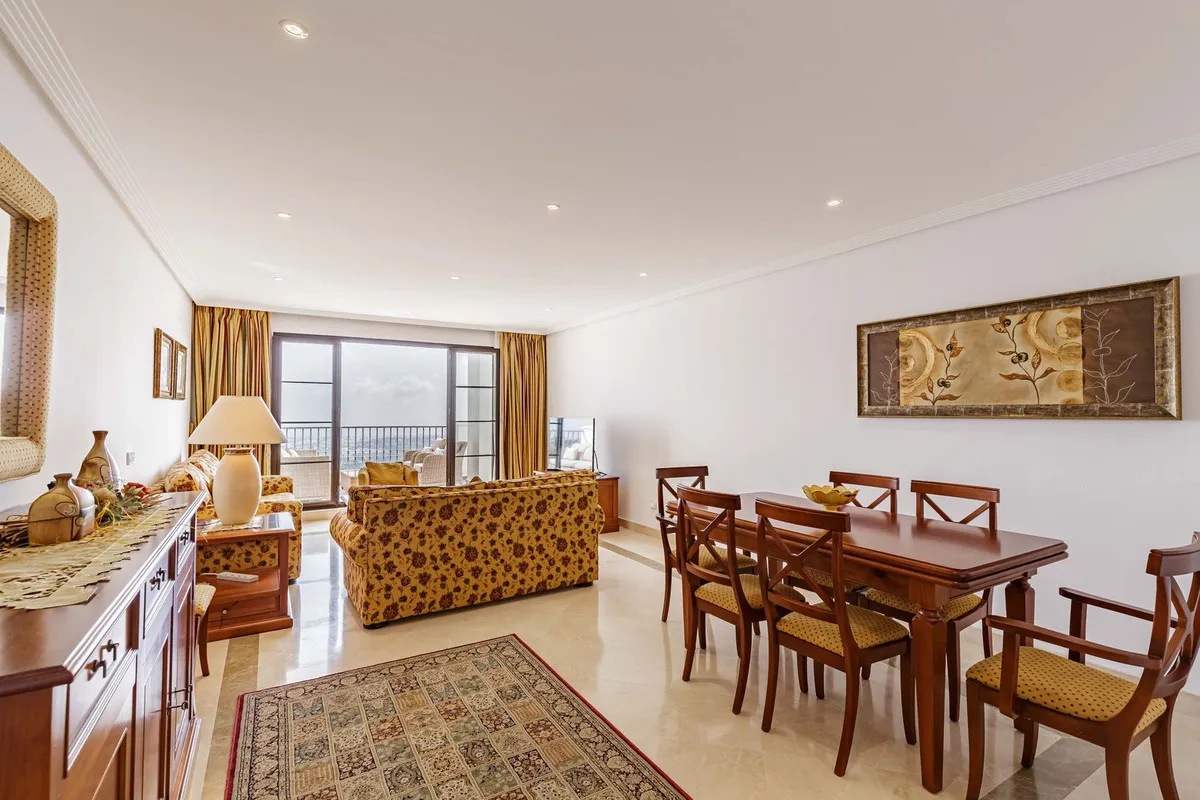 8be6c235-b10c-4c68-891f-bf761a9375f4