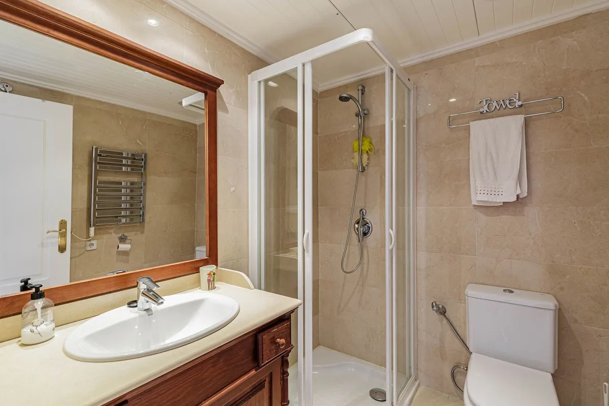 990299f6-bf1c-41db-b069-54caa4bcb661