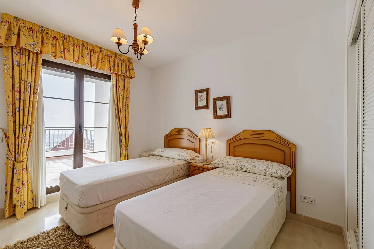 9906569c-026f-43c2-ae9b-3c8b3bf96889