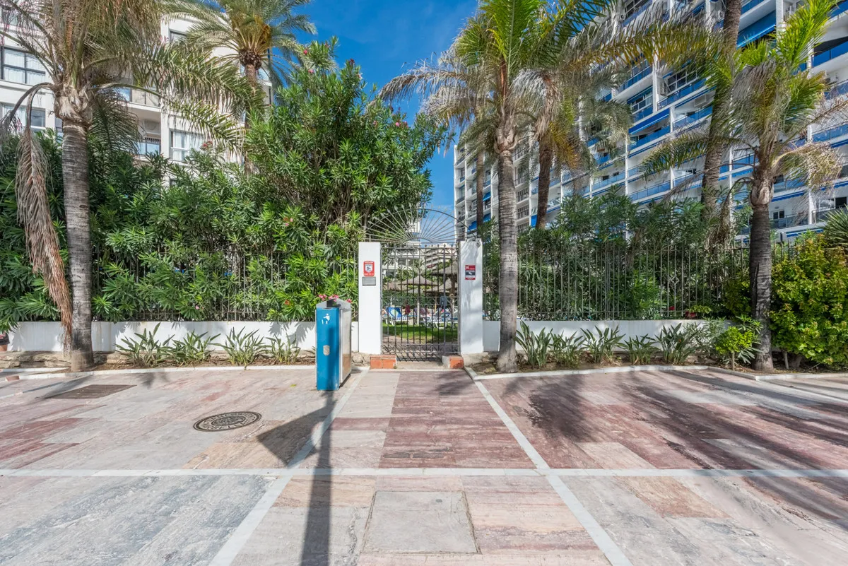 ed8a74ca-4b08-4c5c-98b5-d50ad3eadf0c