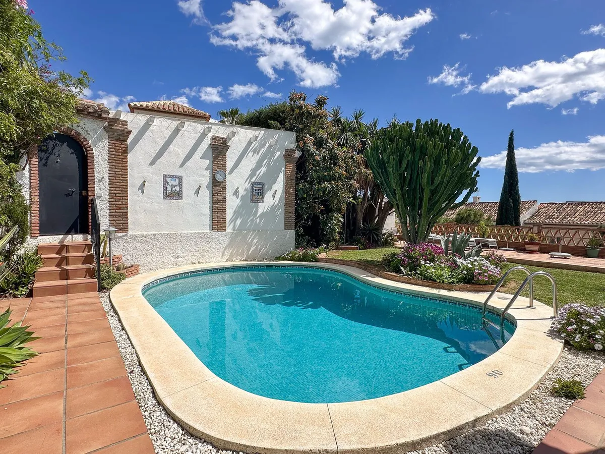 26a6b08b-d719-436b-8208-6341605a3d14