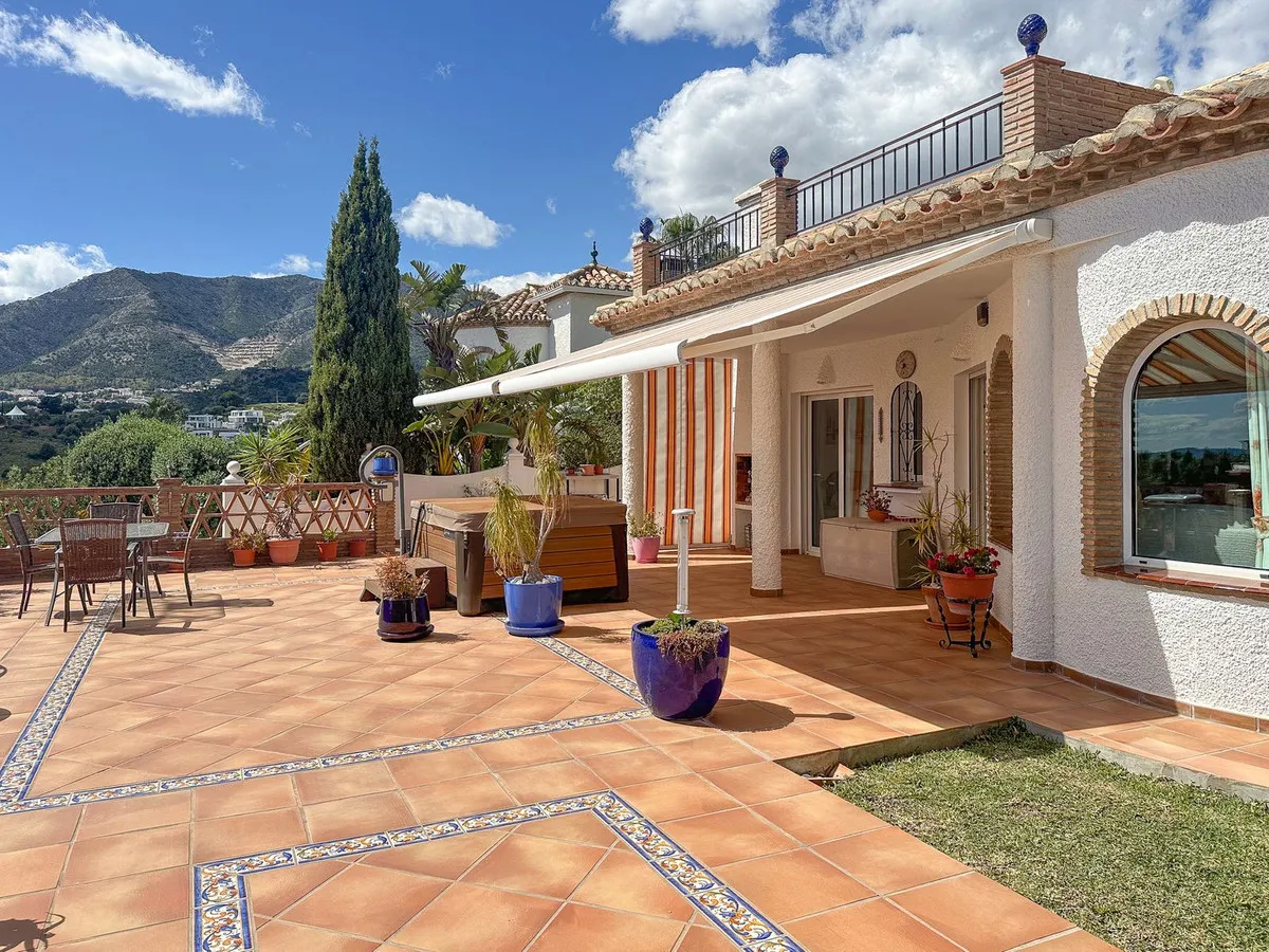 a3a4925d-a130-40d0-b8b9-c78bd0c2696e