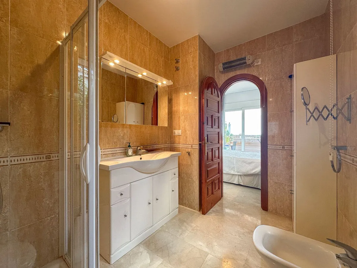 b1acb0fb-b85d-4af8-9acc-4480b4311070