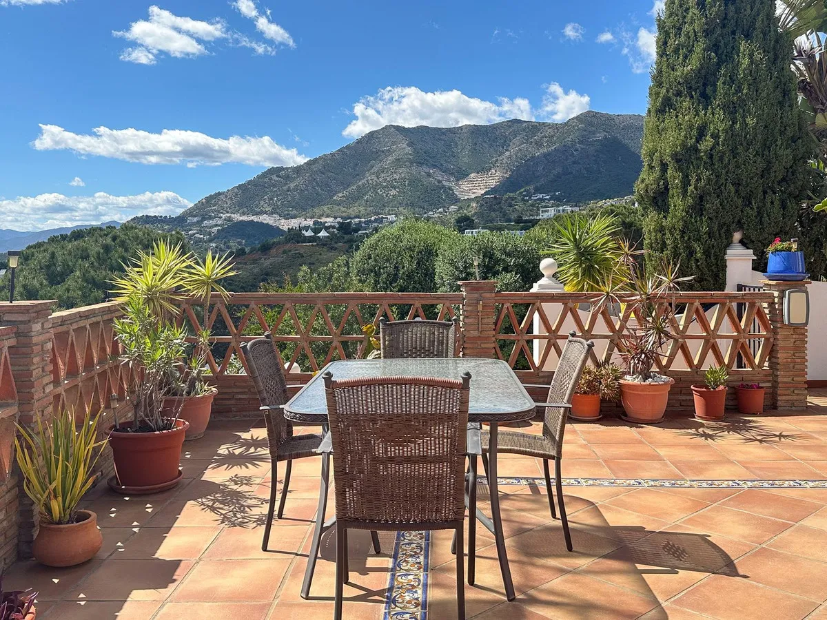 cb1ad989-bc9a-4f80-adfa-71516746a754