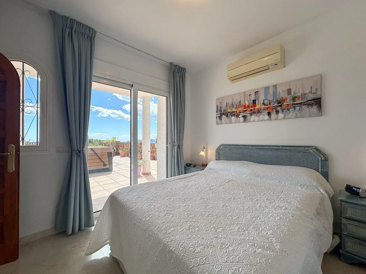 d8bdd729-deea-4f58-b7a4-3ca34b2ef772