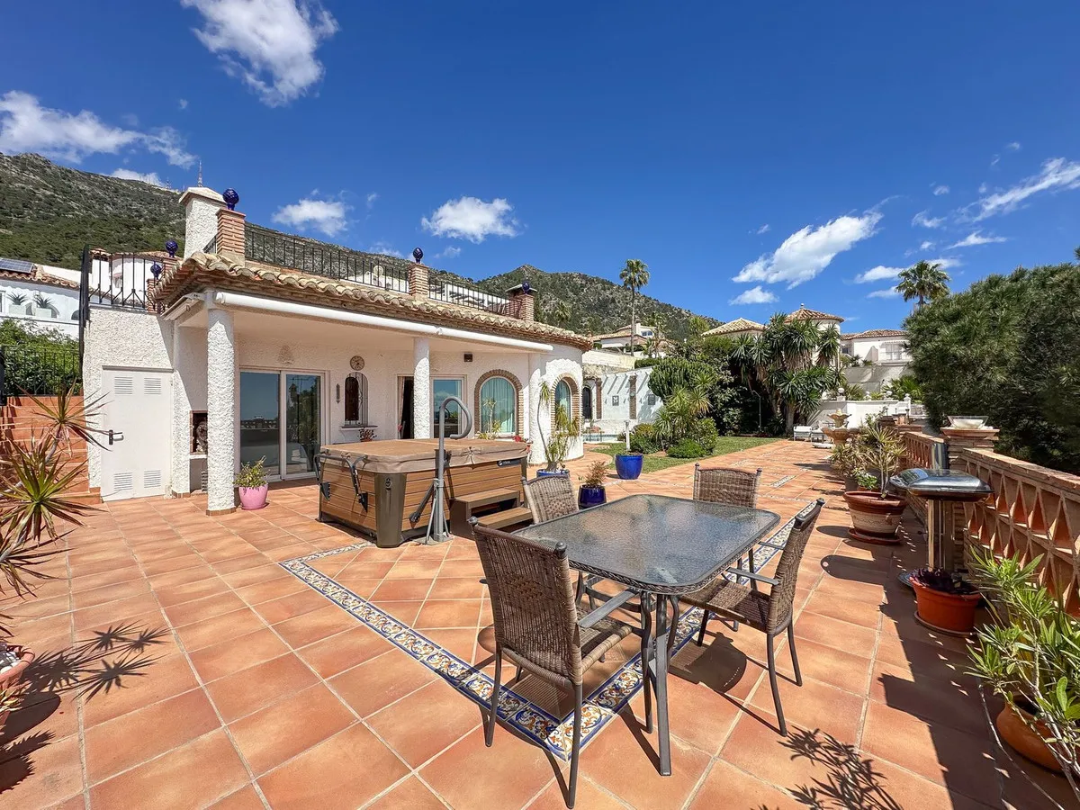 f06b1838-df7d-4a24-8bd9-5d2ead413ed7