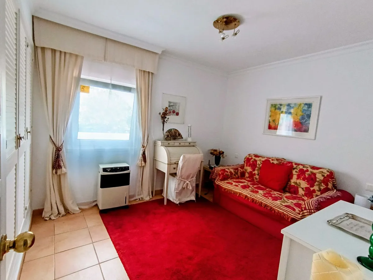 1d9eac2d-b63f-4c17-a25c-ff57a917e6d2