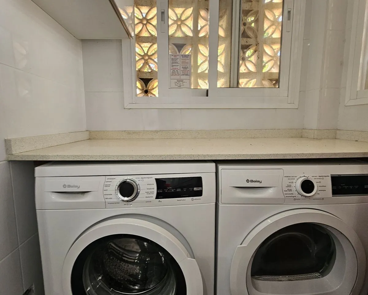 c8f489a9-7358-4674-bdba-645c81475bc5