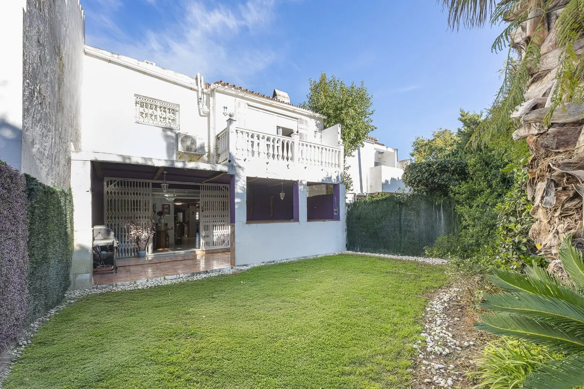 16a7b7e9-39d0-4131-a0f5-6038a1a63304