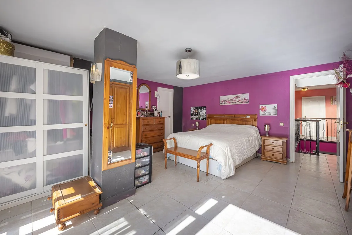 25e41bdf-294b-45a7-abbe-faaa40c16c5f