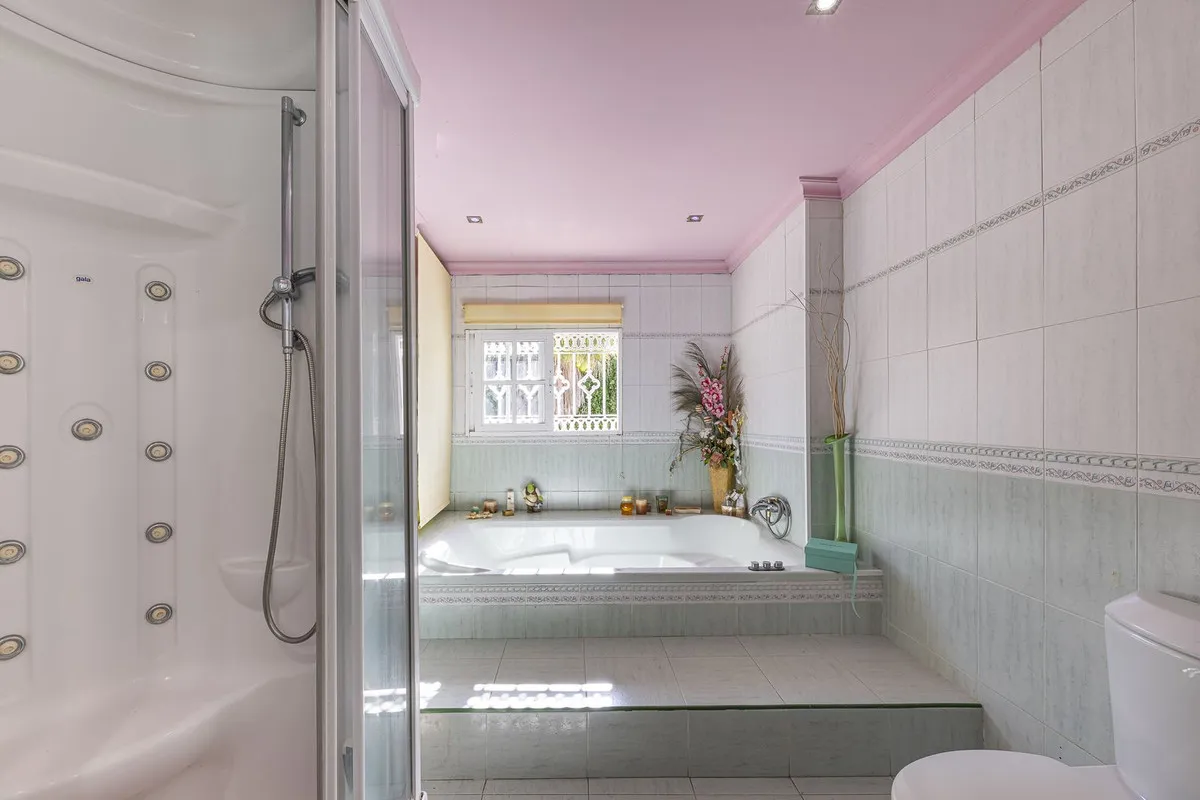 c635ea41-5da8-41c6-a7f2-d9bb354c5c6e