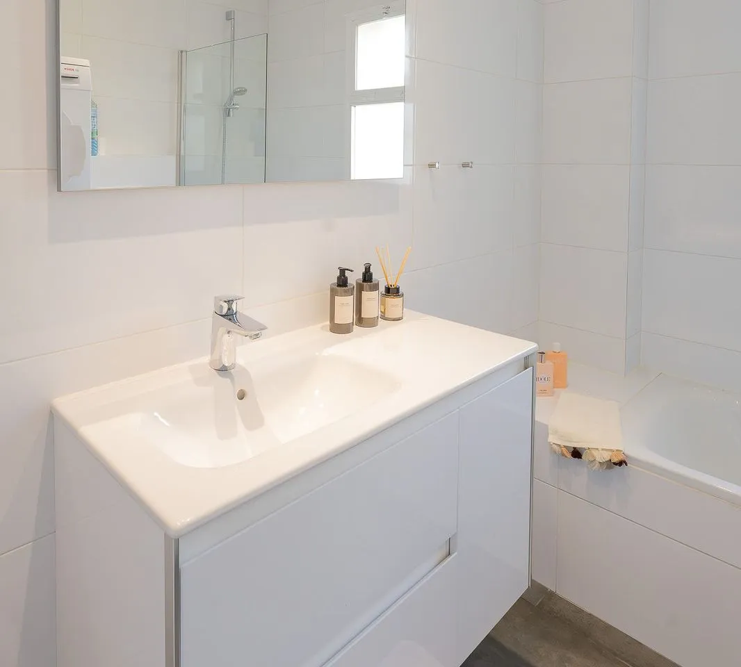 8083258a-a1b9-4725-93d8-442ec370b9f4