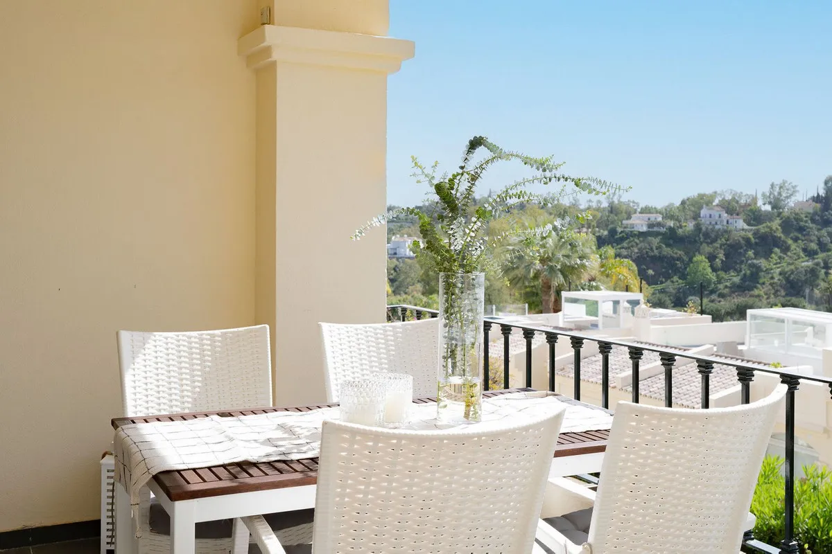 c5286972-4f3b-4f05-b4db-285c5c8fa8a4