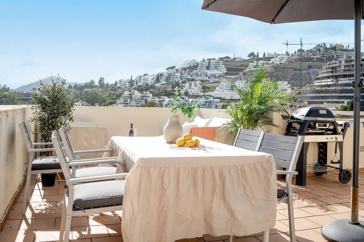 dfebda66-26e1-4e47-ba8e-f6ca6d9054de