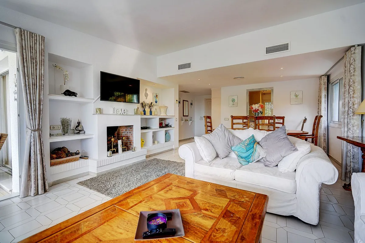 19f7337a-08ba-4734-8490-14e80fe49864