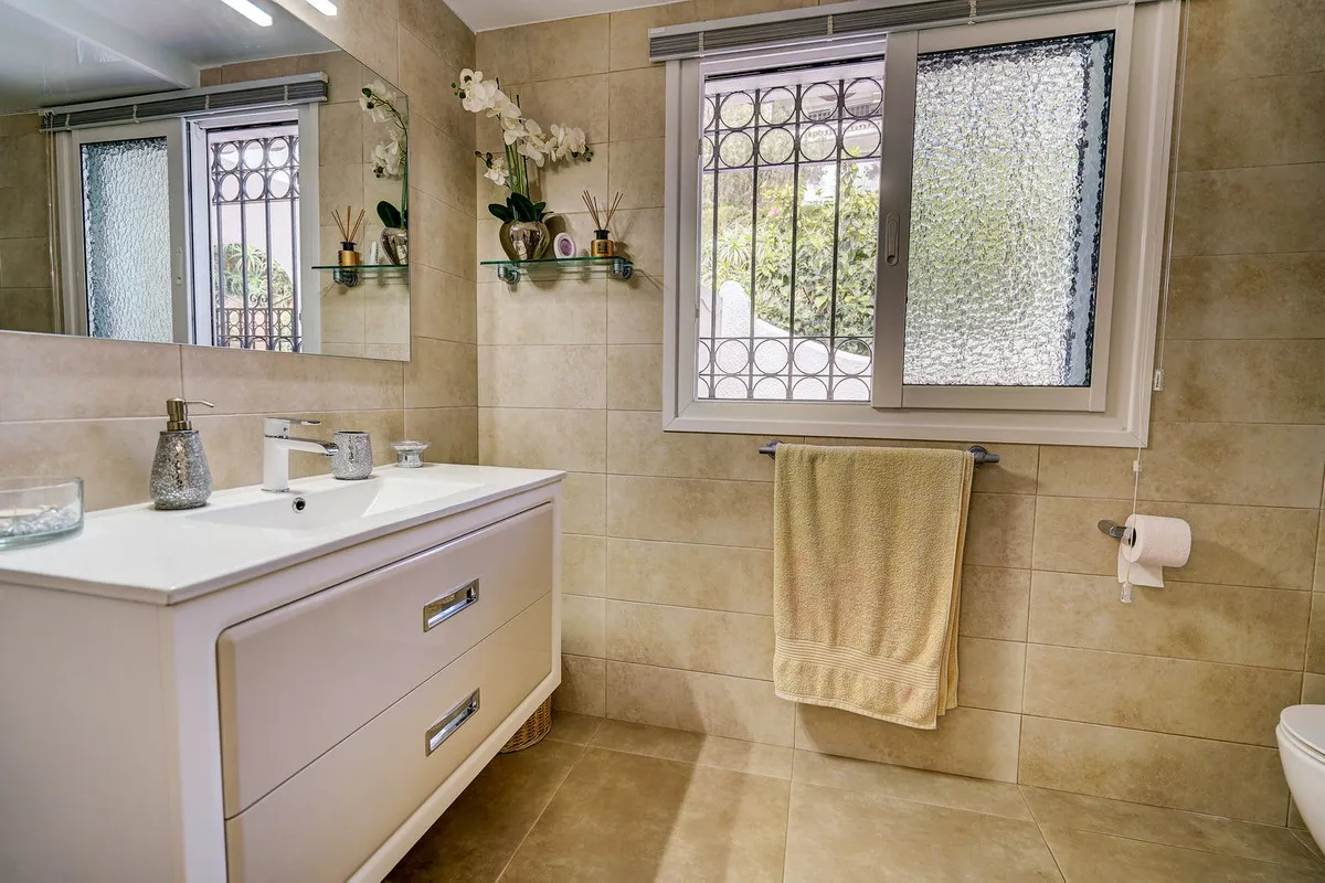 2dc3b2d1-505c-4f7d-a5db-8e52e8c54019