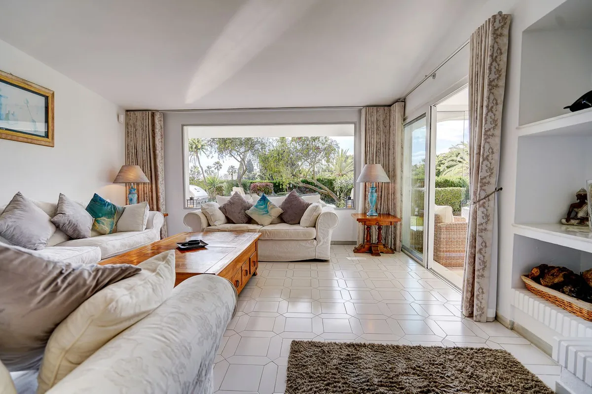 bb99cff6-a912-4a26-958b-618ff42502eb