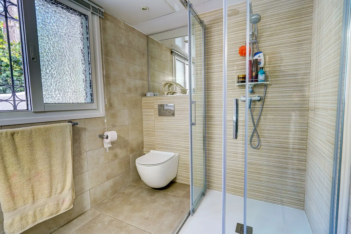 bd7ff670-ef7b-4a81-b4aa-58f8398eaea2