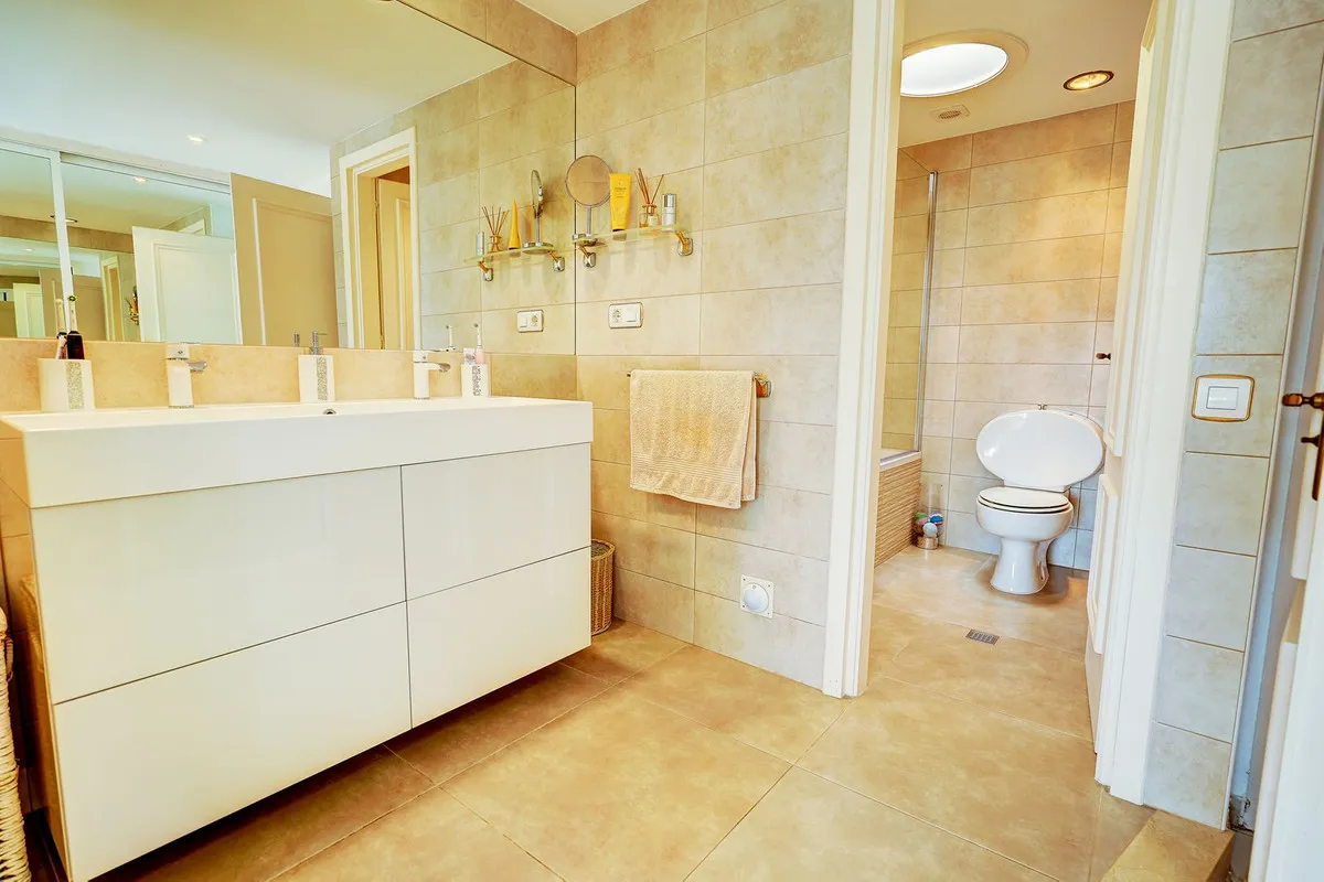 cb607ff2-a2be-4c51-b93b-6f5a6dc9f08e