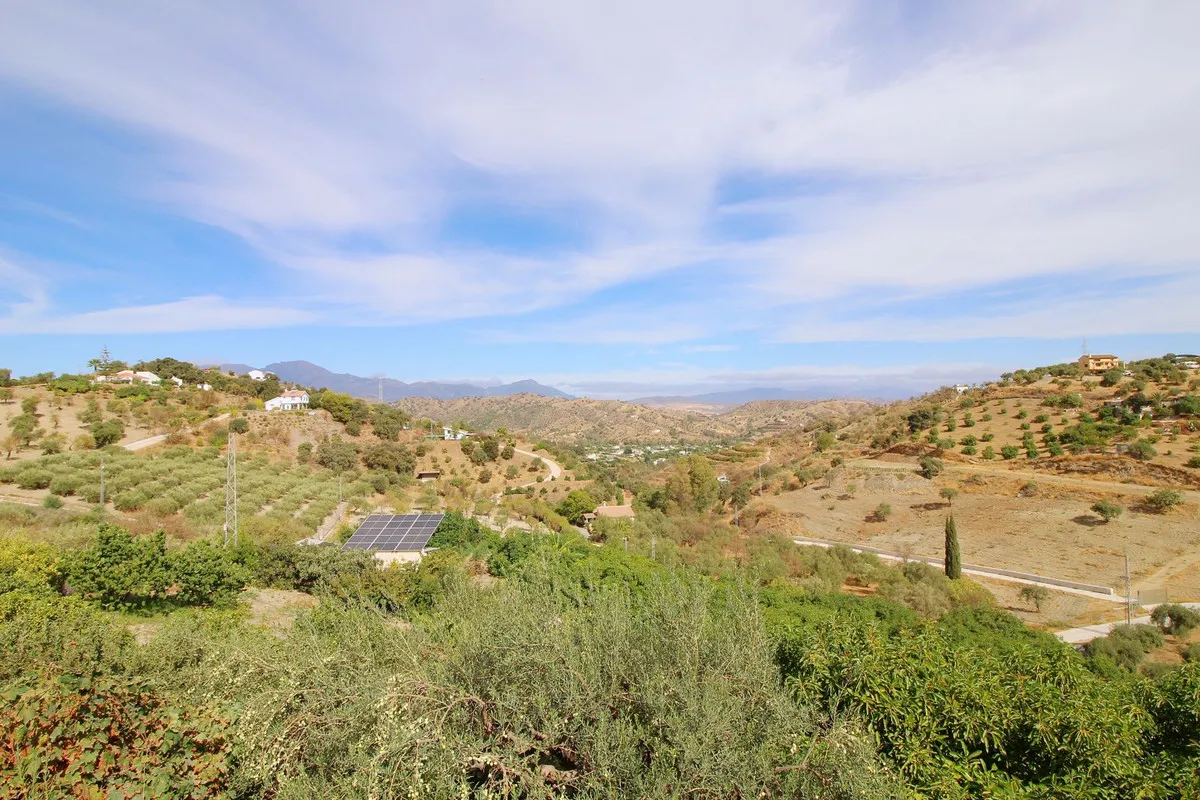 12c93ce4-53a9-4a28-803f-1fe3459700e0