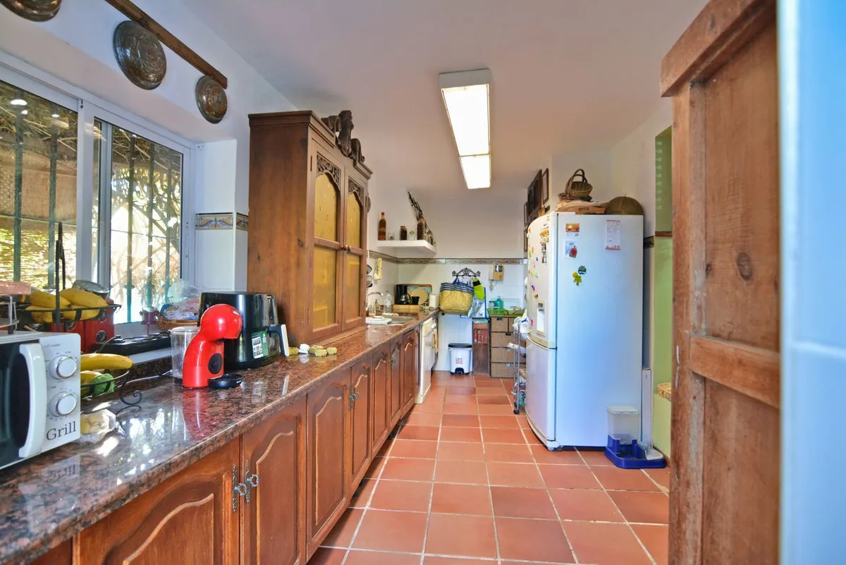 8fb24eee-ca69-4619-ae79-f0befcad2407