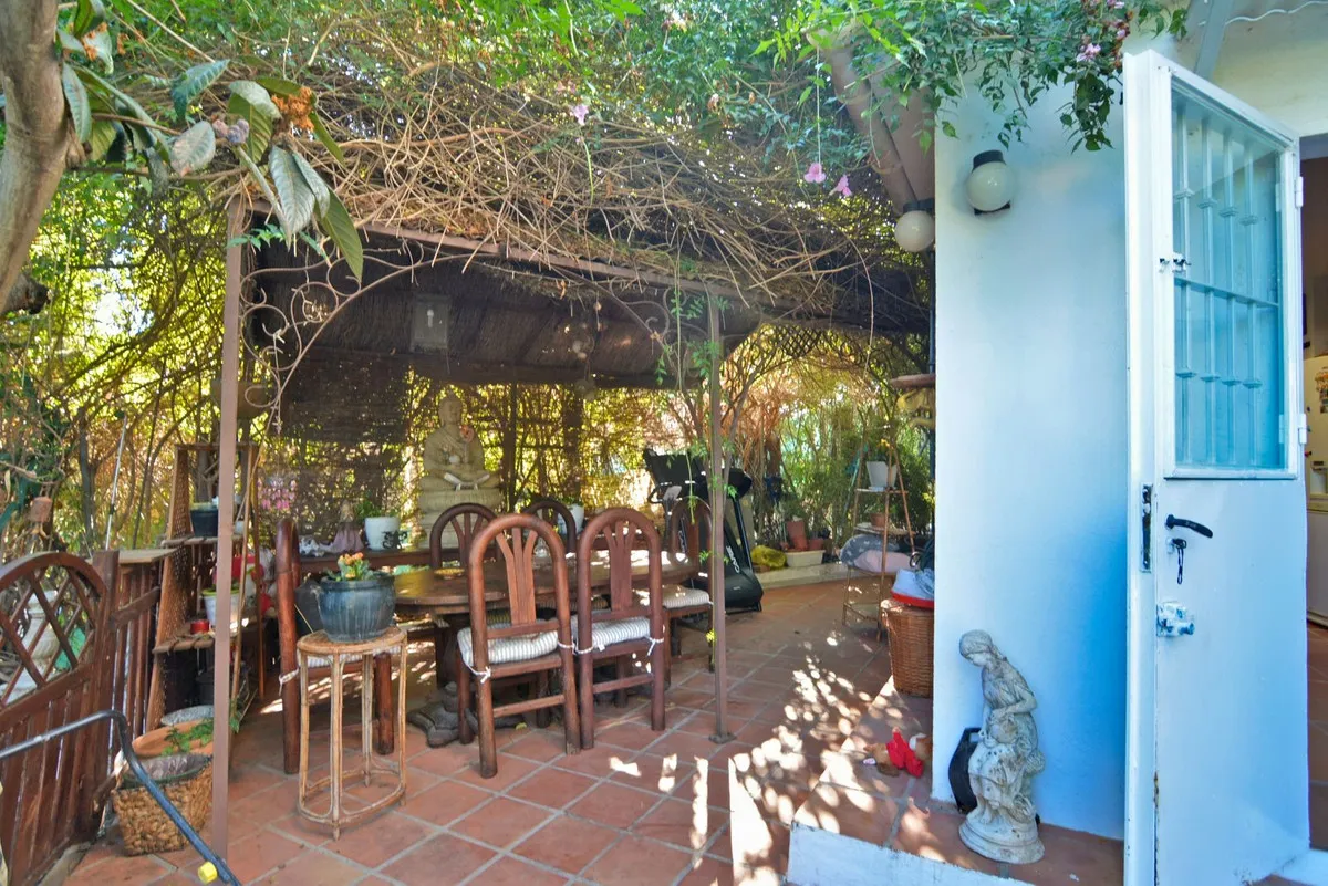 9f7220b3-9402-4f01-b9b4-8f4572bf777c