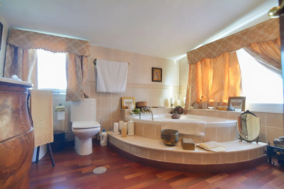 f4b53ee6-fda9-4089-9300-05965c882e7e