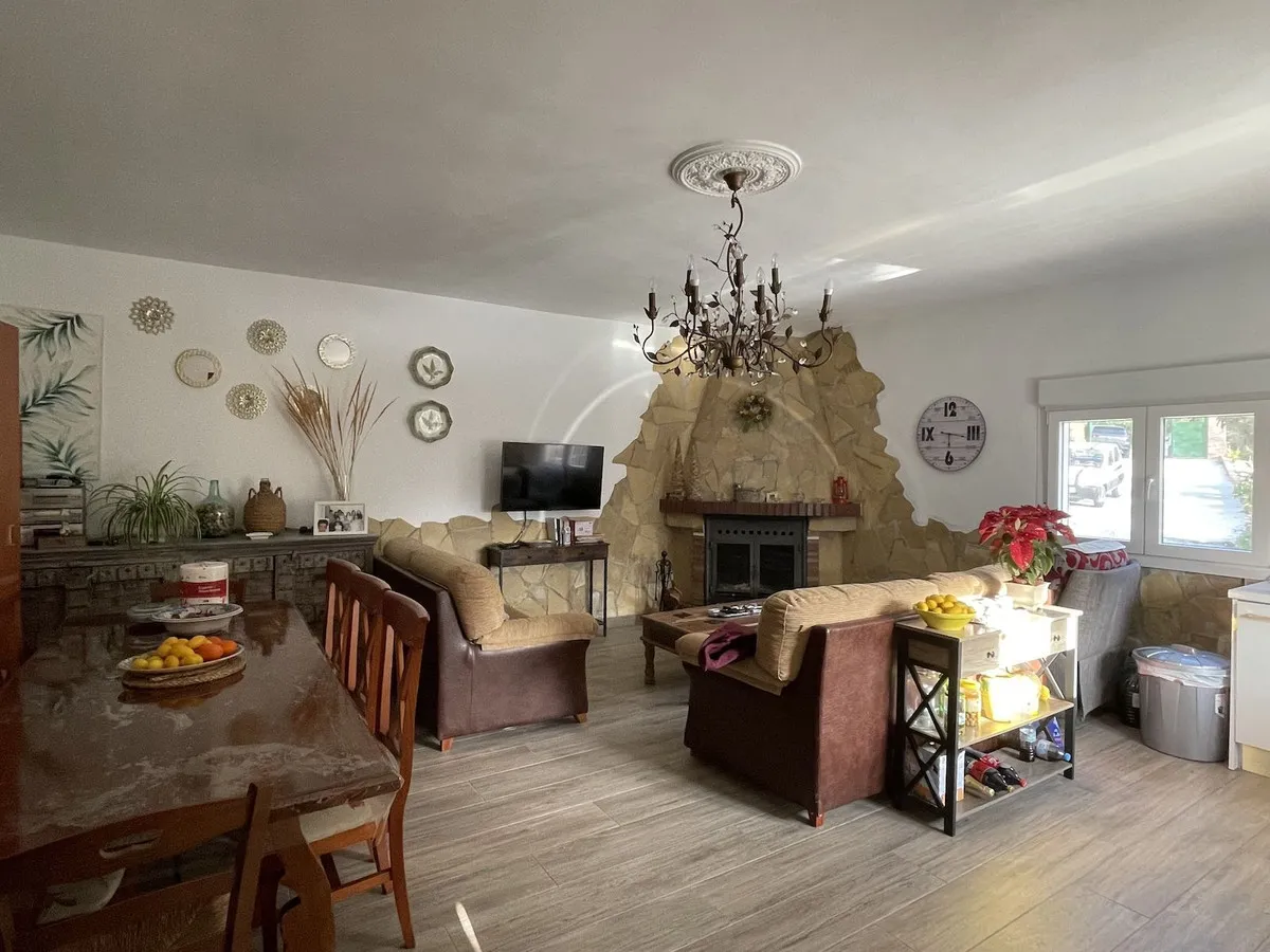 ae0363b4-8b49-4df6-986d-d59789dd2fe1