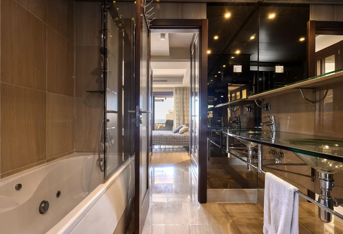 021e211d-90d8-4176-b974-d57bbef6a4ee