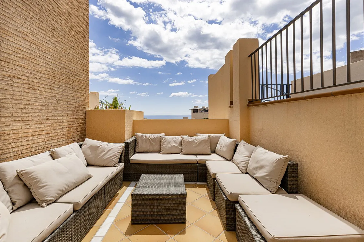 da9dee05-f8d6-4079-acba-0ab0e84a17f9