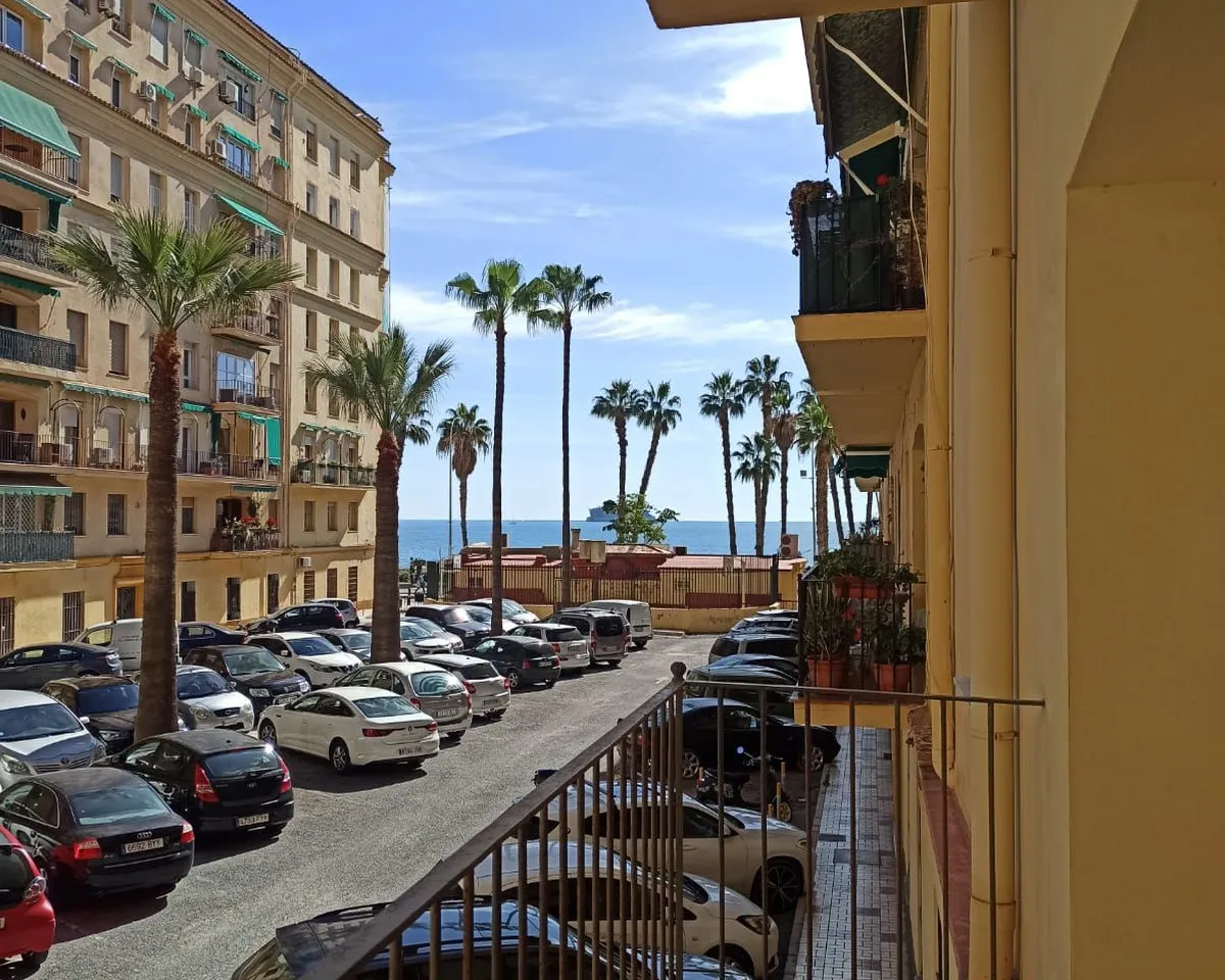 6898e6bc-487a-4304-a154-b5aa3654c28d