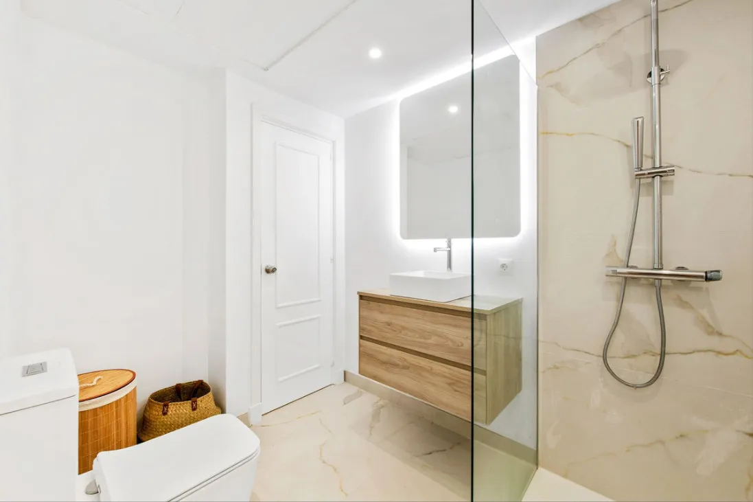 1685499d-70a3-43d0-a46a-076dd7e83b49