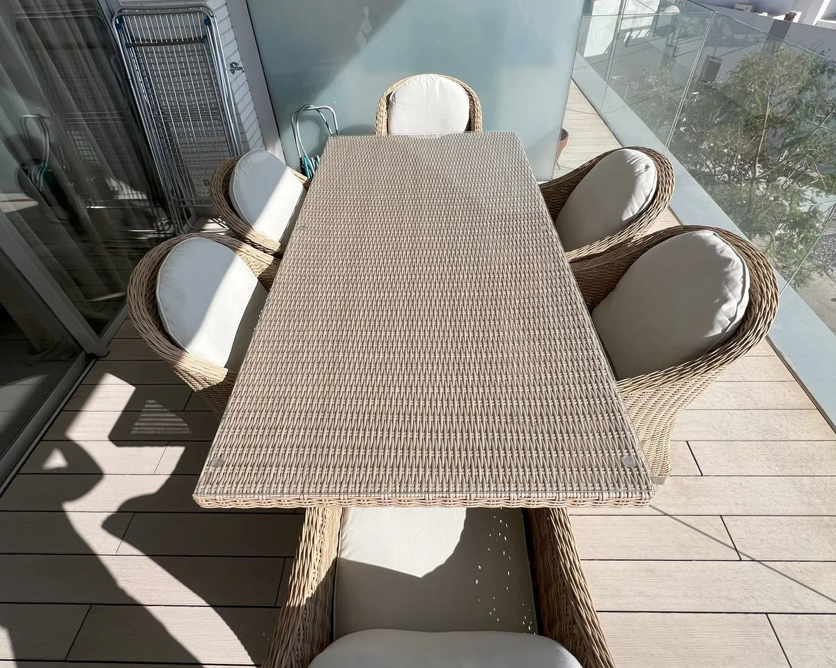 9eb36a9b-894c-4081-a438-df50c5665119