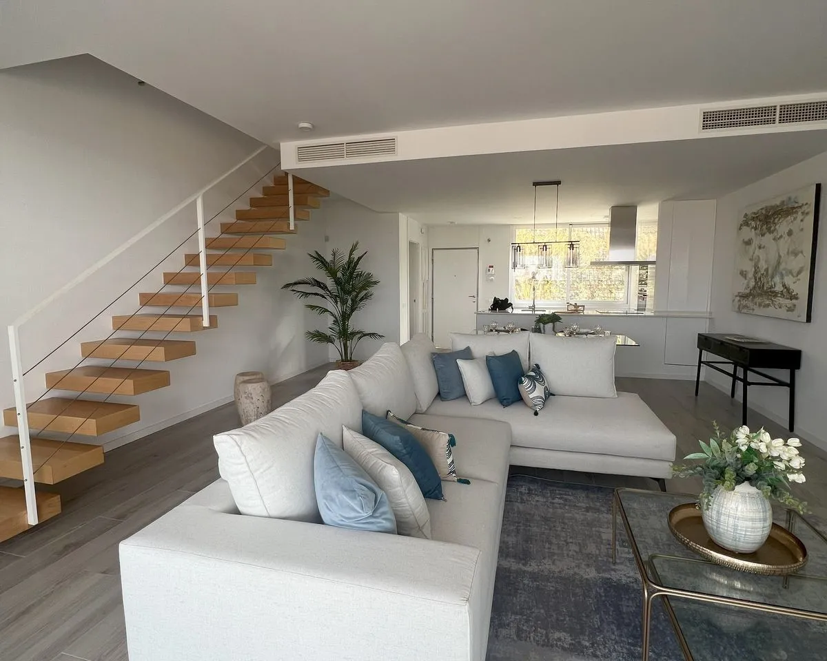 f50620b9-c2f1-416a-b668-e68c463cbc49