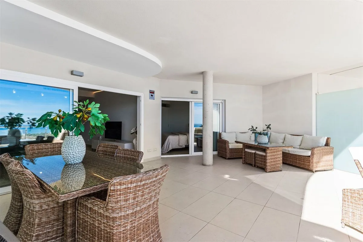 2b5727cf-8a0d-4d4c-a478-61197125c153