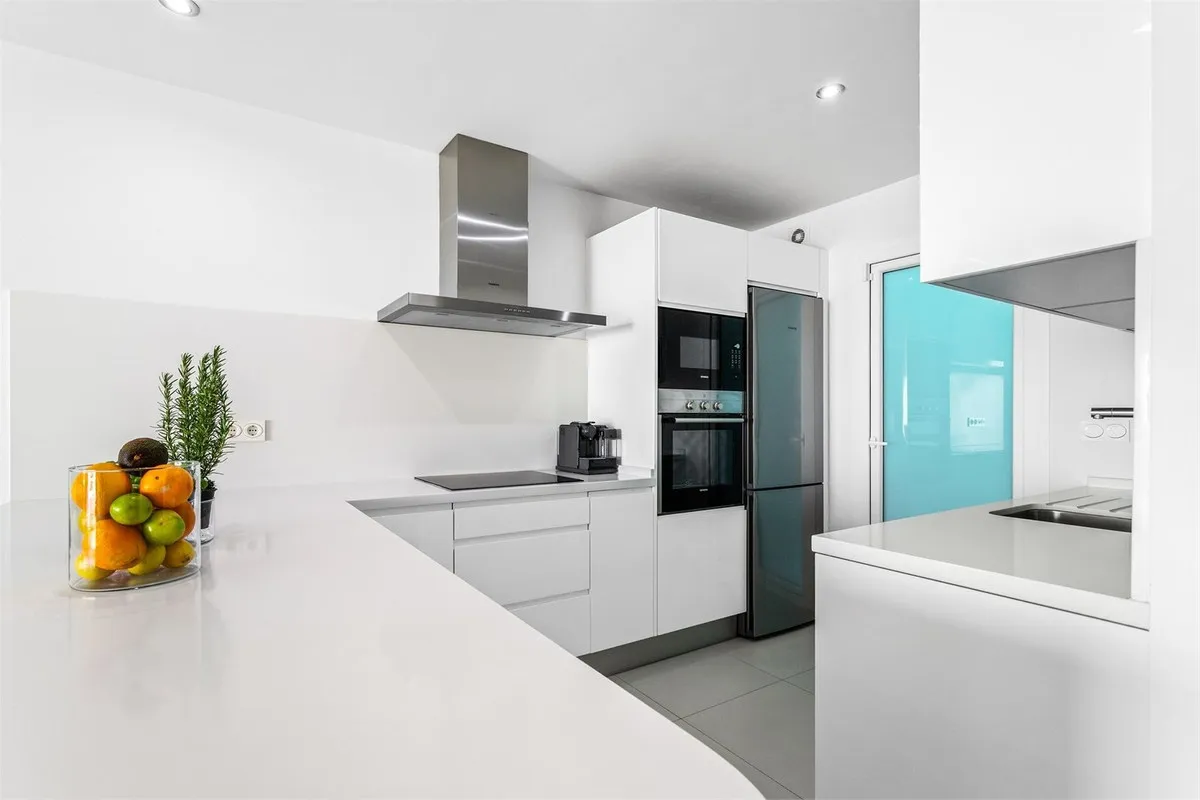 67ab5b94-53b4-4a31-b739-e3500de98529