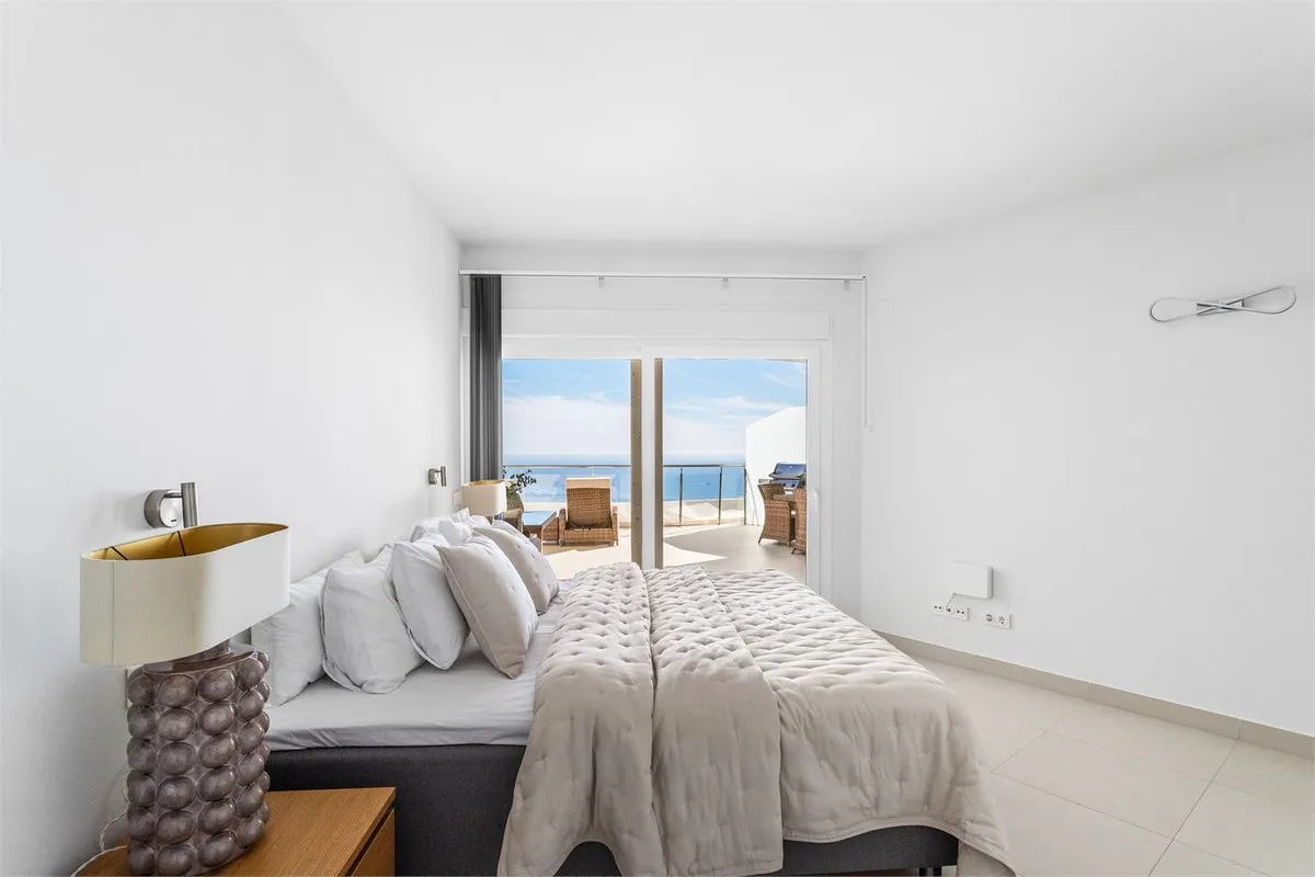 a68840f8-161b-42bf-a780-34a3e161c5ac