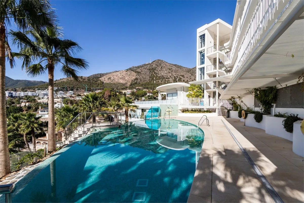 b50d4bfa-503b-4e8b-b18b-66e88a00ae80