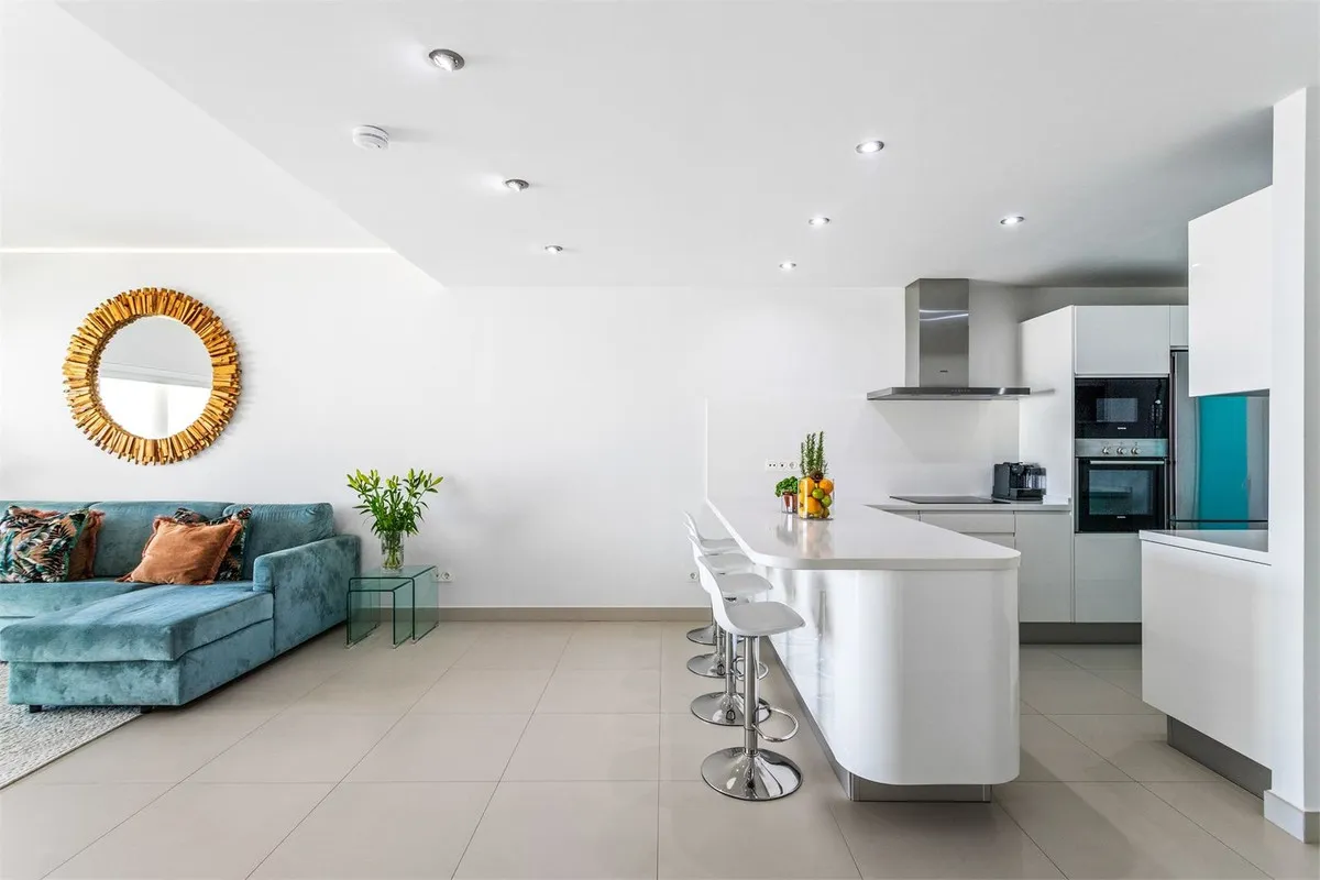 feae7c95-951d-4d1a-9641-497615de4c9d