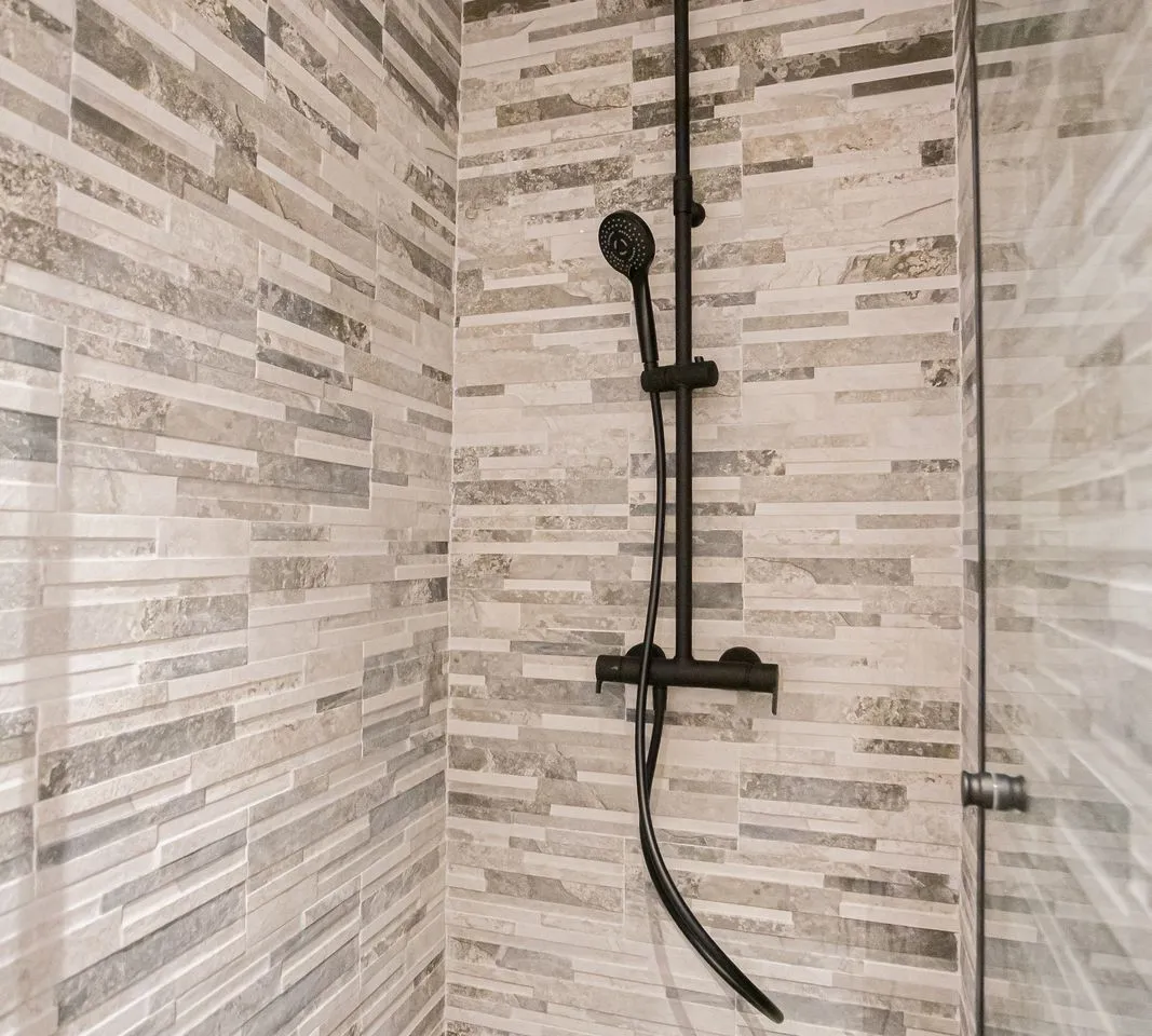 a111e107-f122-4953-be36-6ec44acf04a3