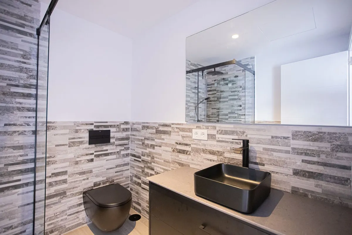 fef0cf70-4f02-403d-ad85-32e969e11c2d