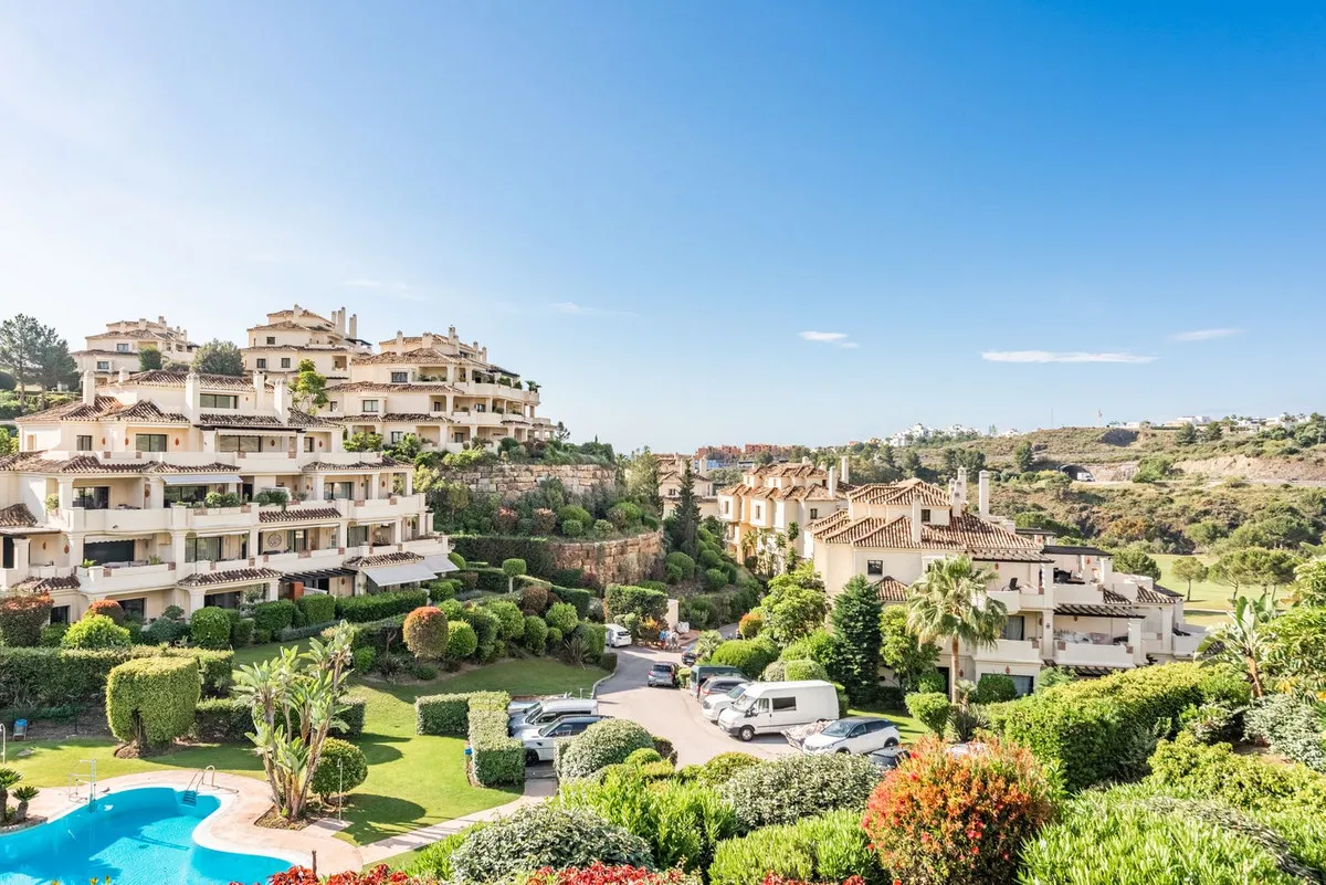 1af54260-c3e5-4aef-8d9a-f88fe9a3cff6