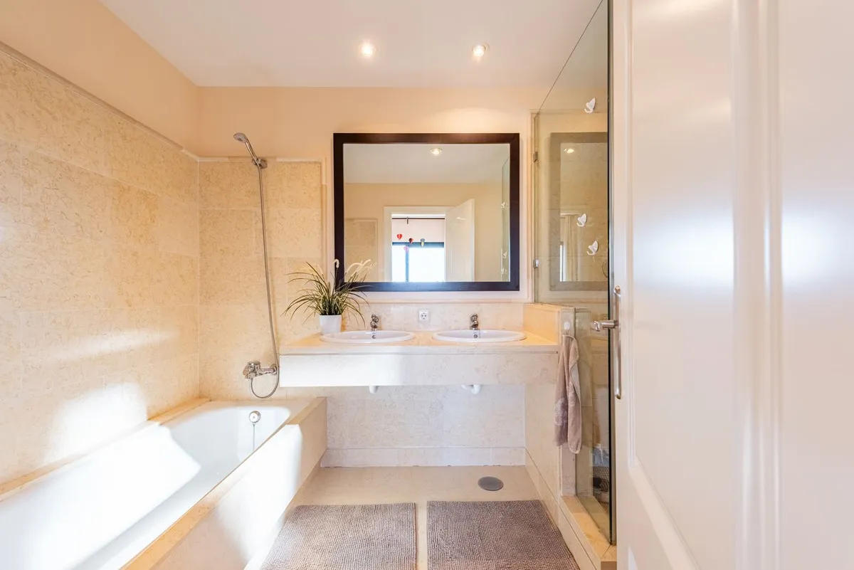 96e2a12f-2a82-4111-b2ff-361a7ccd8881